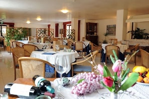 Frühstück, Mittagessen und Abendessen