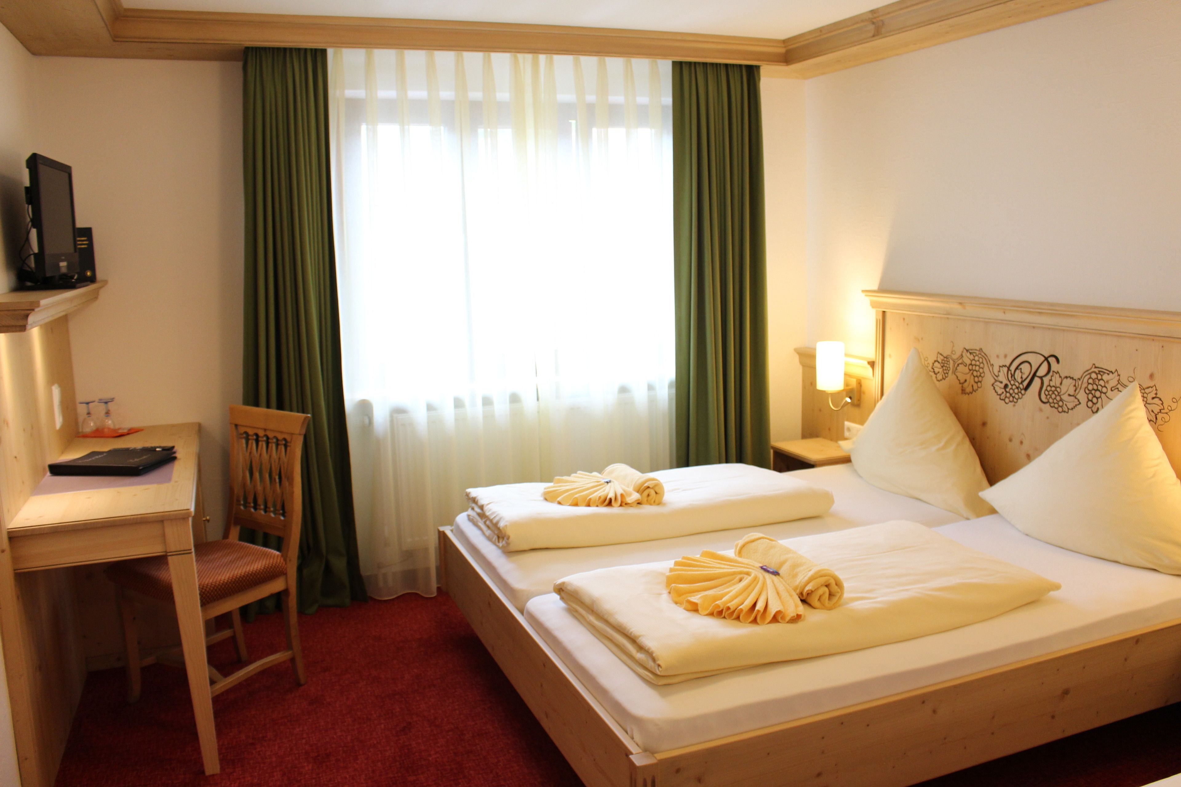 superior double room (air-conditioning) | cots/infant beds, rollaway beds, free wifi
