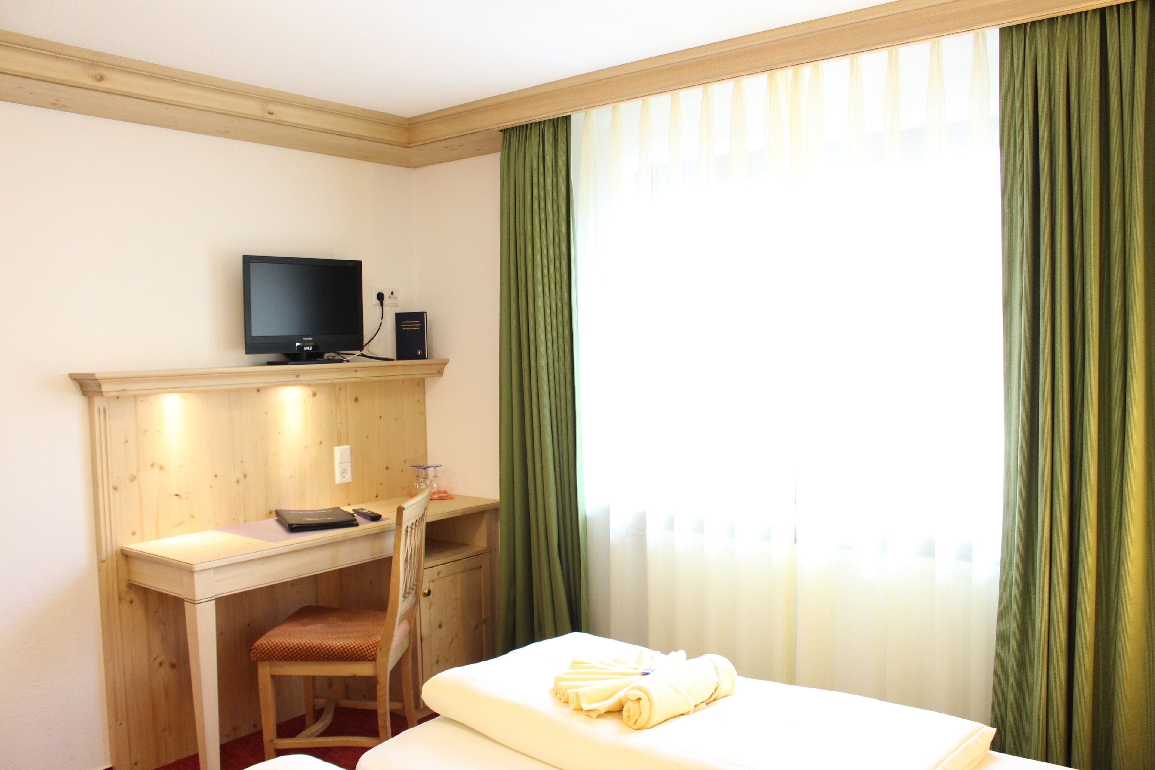 superior double room (air-conditioning) | cots/infant beds, rollaway beds, free wifi