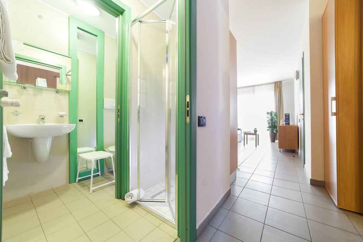 Classic Condo, 2 Bedrooms (4 adults + 2 children) | 1 bedroom, minibar, in-room safe, blackout curtains