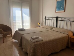 1 chambre, coffres-forts dans les chambres, bureau