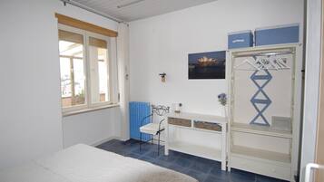 1 bedroom, Frette Italian sheets, premium bedding, down duvets