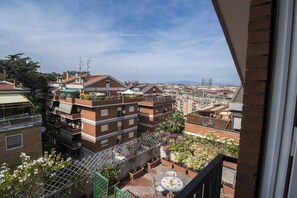 Dobbeltrom, delt bad | Utsikt fra rommet