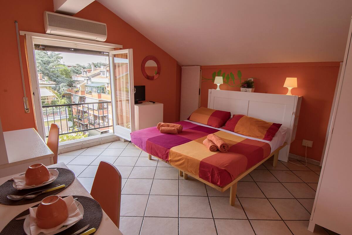 Double Room, Shared Bathroom | 4 bedrooms, premium bedding, down comforters, desk