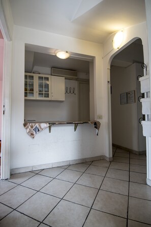 Interior entrance - La Voliera B&B (Rome)