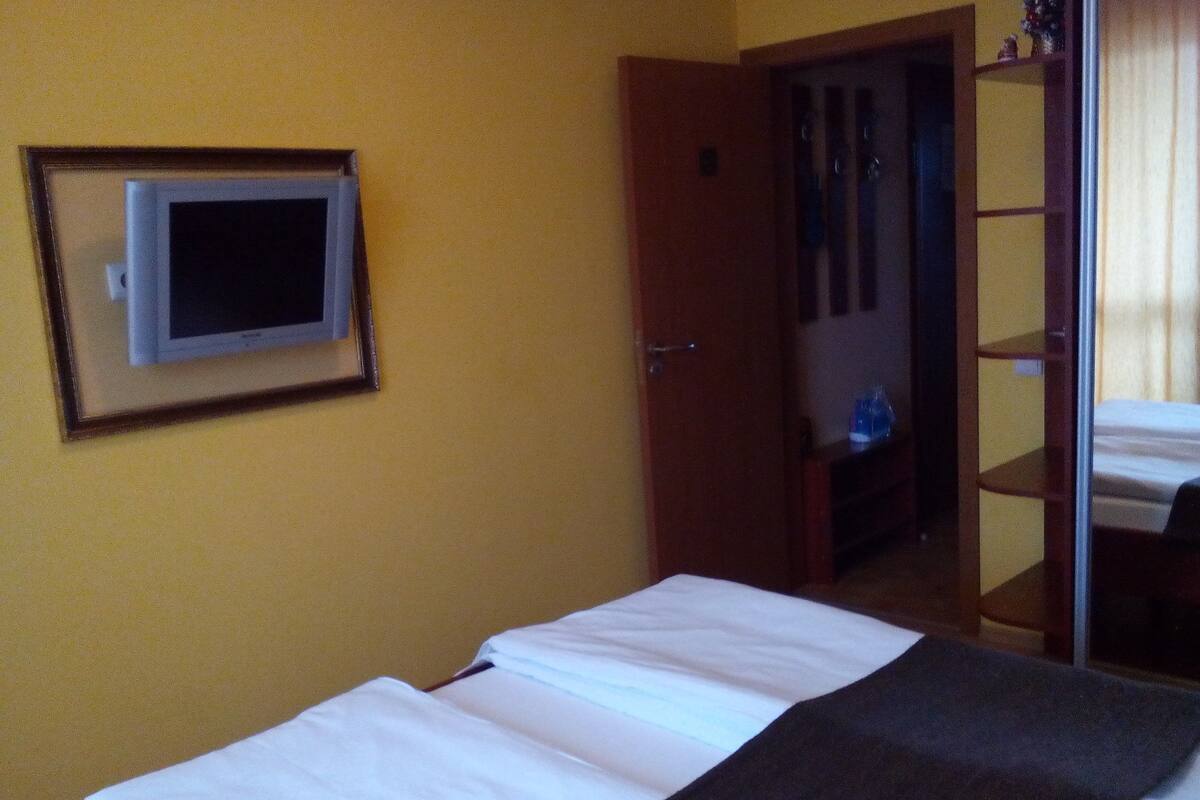 Hypo-allergenic bedding, memory-foam beds, free minibar