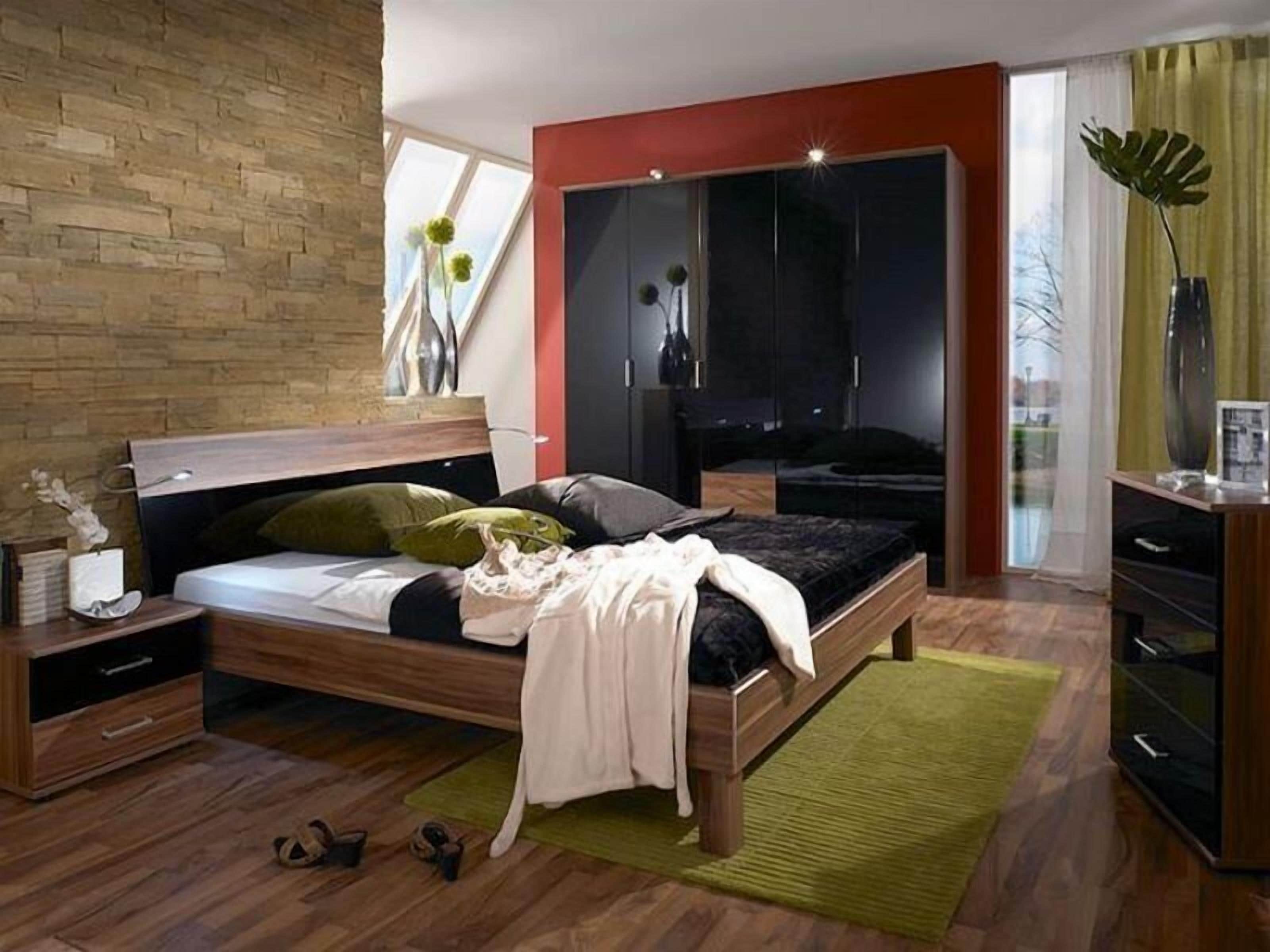 低刺激性寝具、低反発ベッド、ミニバー (無料)、客室ごとに異なる装飾