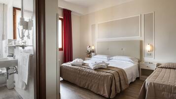 Minibar, bureau, fer et planche Ă repasser, Wi-Fi