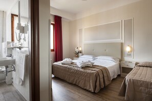 Minibar, Schreibtisch, Bügeleisen/Bügelbrett, WLAN