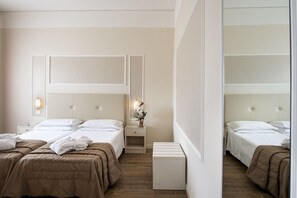 Minibar, desk, iron/ironing board, WiFi