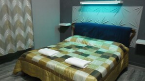 Triple Room, Private Bathroom - A Casa di Max (Rome)