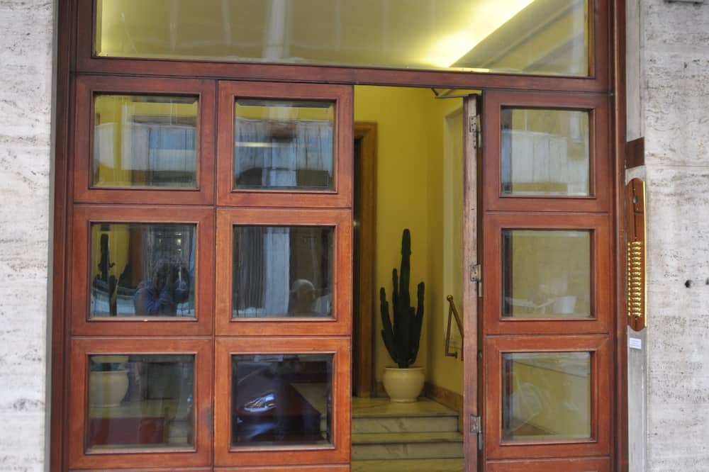 Domus Cavour Guest house