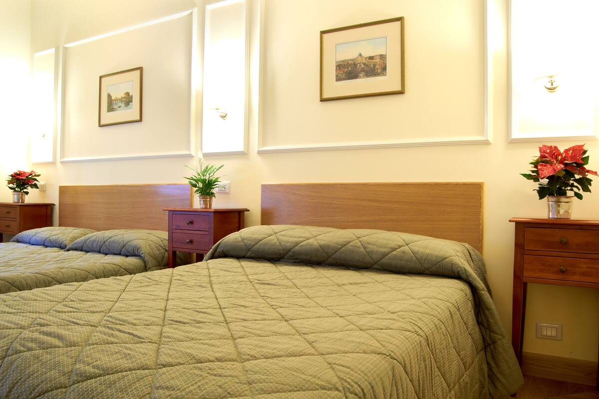 Premium bedding, pillowtop beds, in-room safe, desk