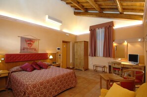 Standard-Doppelzimmer | Badezimmer | Haartrockner, Handtücher