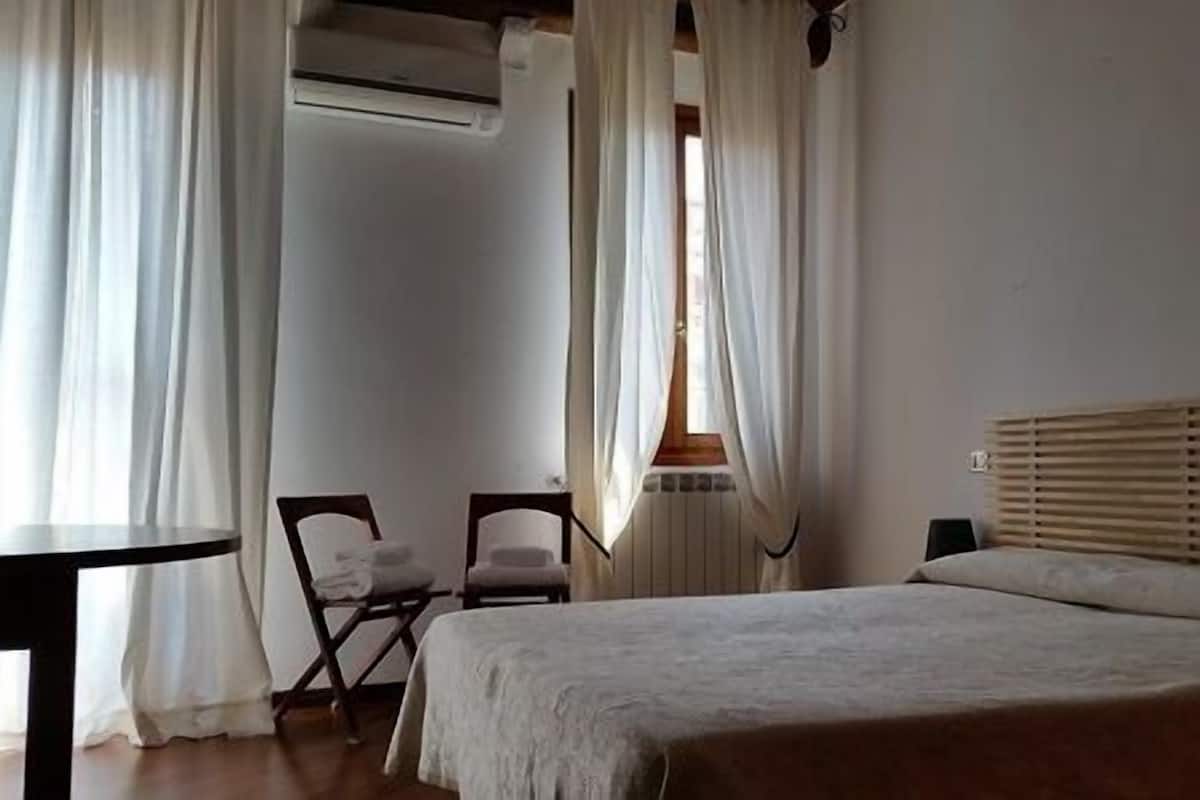 Studio, Annex Building | 1 bedroom, minibar, in-room safe, cribs (free)