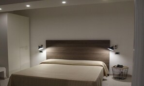 Double Room | In-room safe, desk, free WiFi - Miramare (Ciro Marina)
