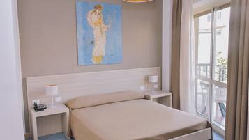 Schreibtisch, Babybetten, kostenloses WLAN