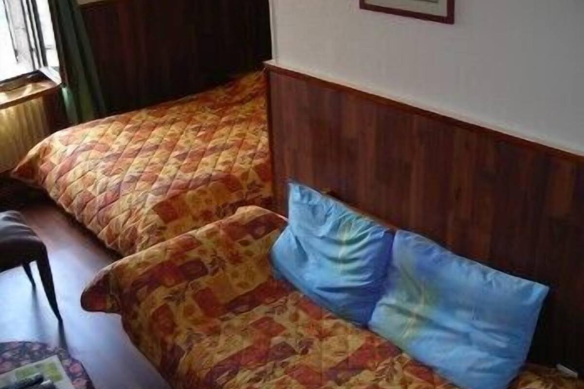 Phòng 3 | Bộ đồ giường cao cấp, két bảo mật tại phòng, bàn