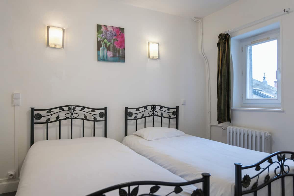 Standard Room, 2 Twin Beds, Private Bathroom | Premium bedding, in-room safe, desk, rollaway beds (surcharge)