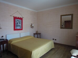 Double Room | 1 bedroom, premium bedding, Select Comfort beds, minibar