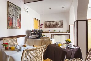 Daily local cuisine breakfast (EUR 10 per person) - B&B La Cittadella (Florence)