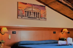 Triple Room | Desk, rollaway beds, free WiFi, bed sheets - Nights In Rome Hotel (Rome)