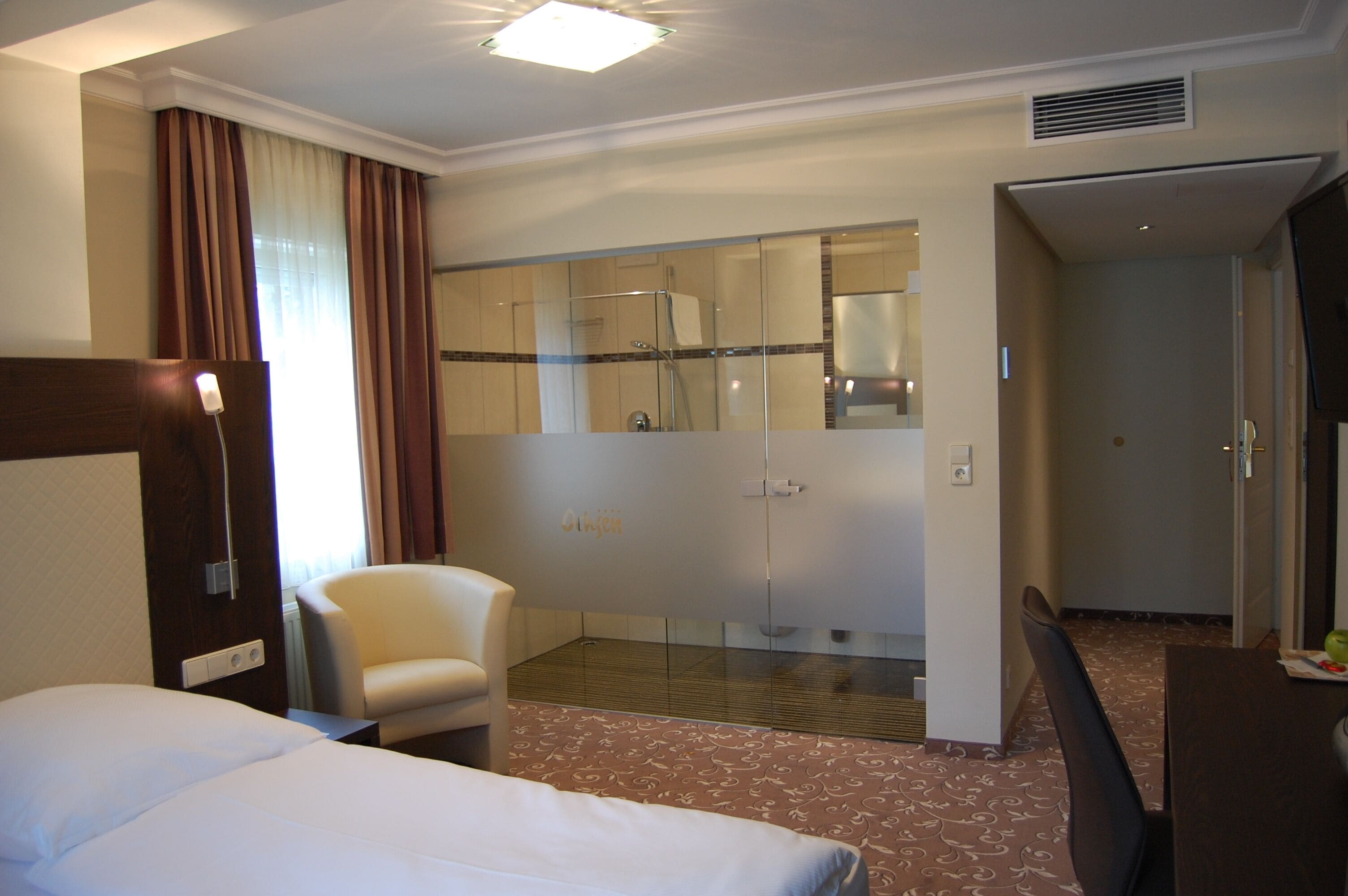 Einzelzimmer Dependance mit Balkon | 高档床上用品、客房内保险箱、办公桌、笔记本电脑工作区