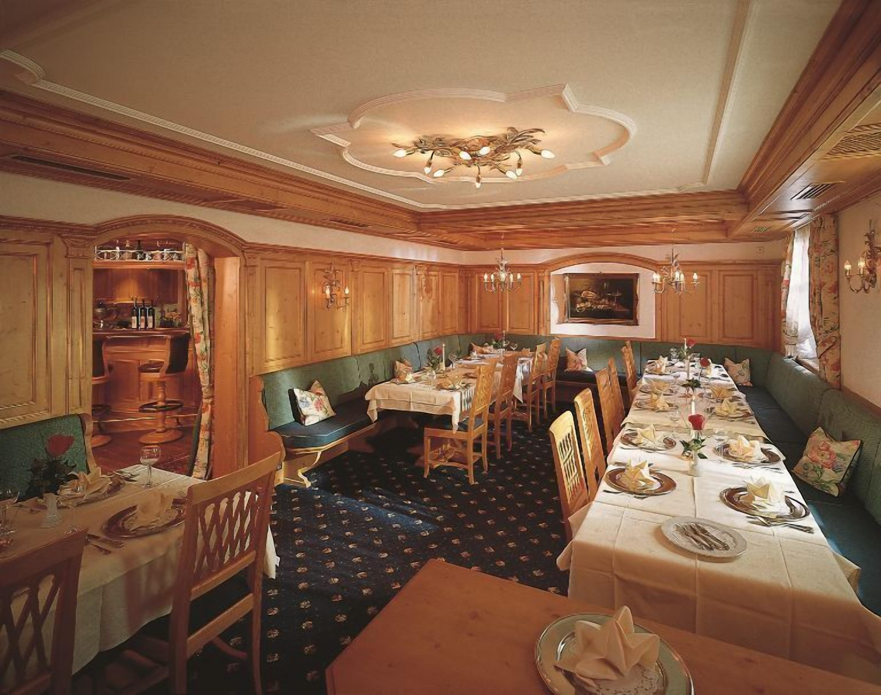 breakfast, lunch, dinner served; german cuisine