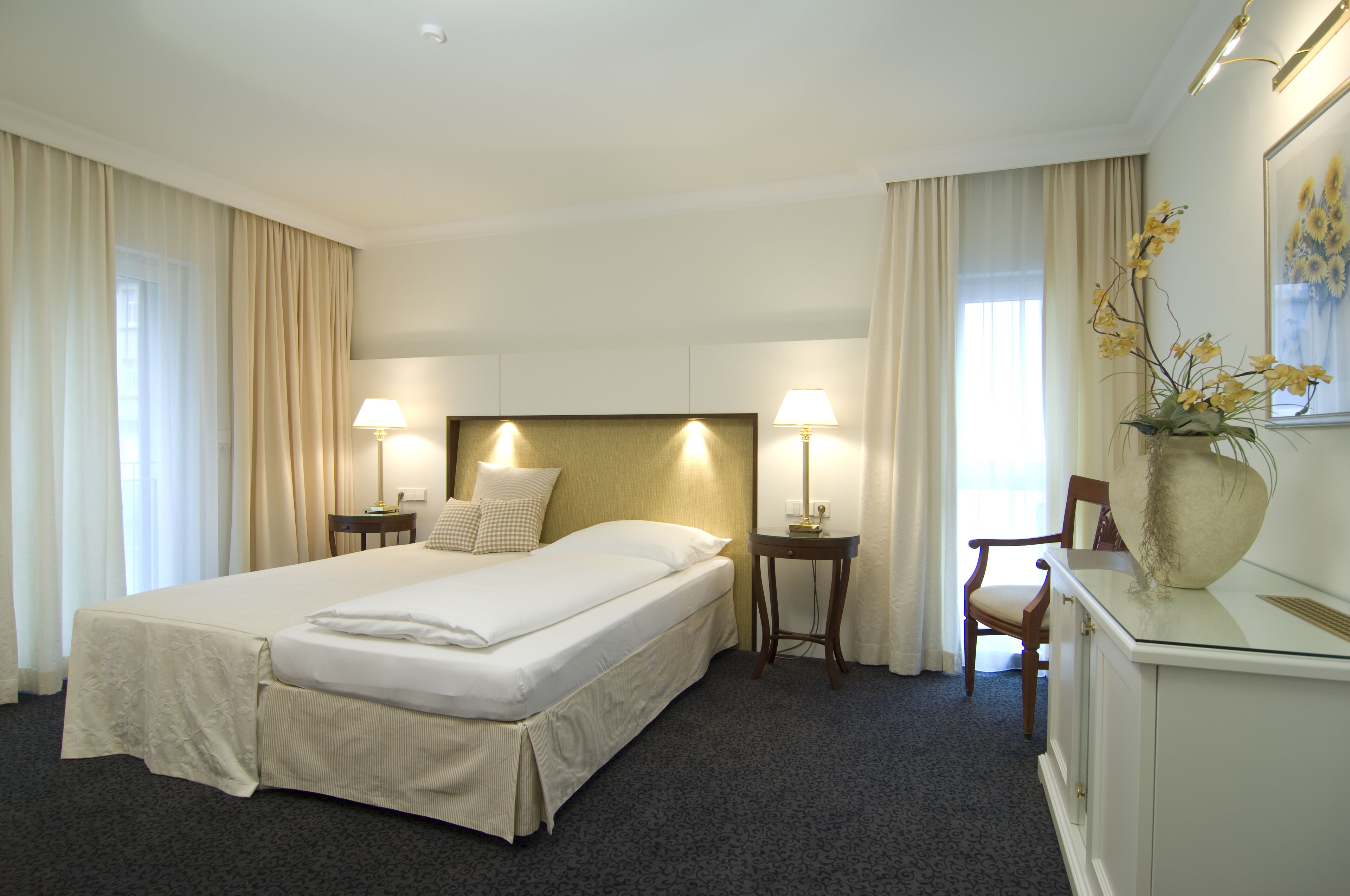 1 bedroom, premium bedding, minibar, in-room safe