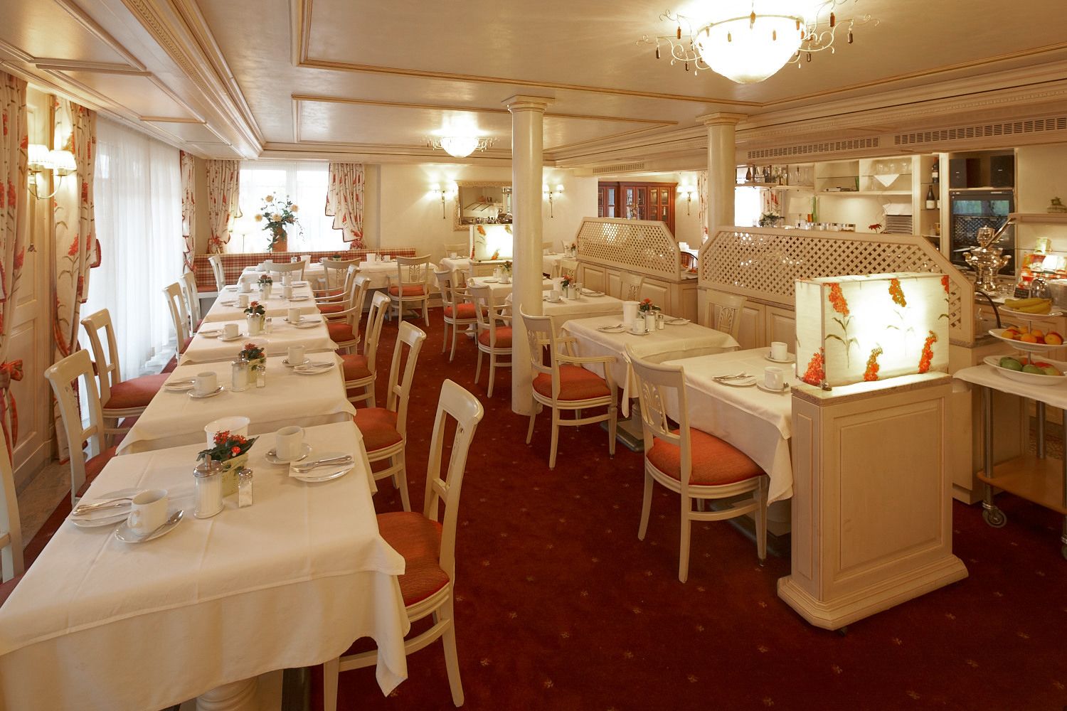 breakfast, lunch, dinner served; german cuisine