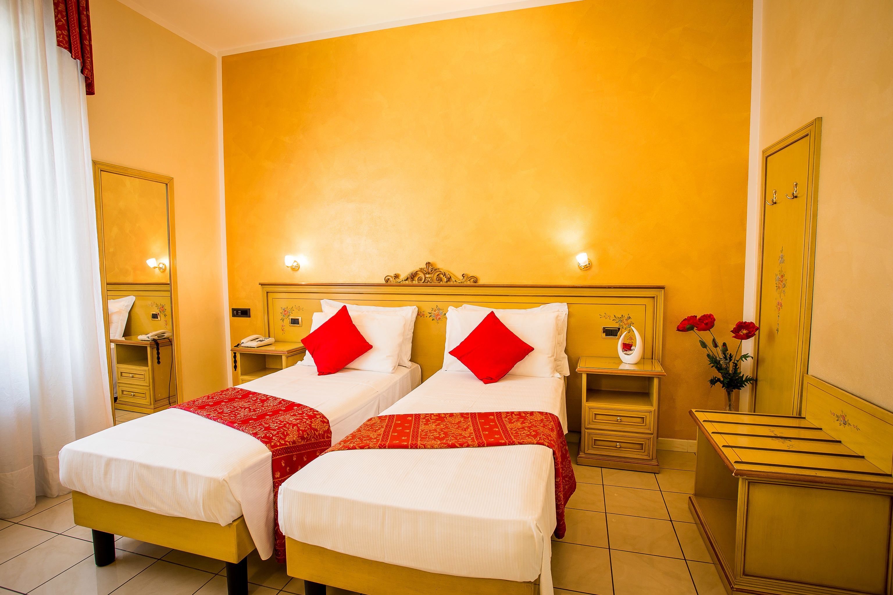 classic double or twin room | hypo-allergenic bedding, down duvets, pillow-top beds, minibar