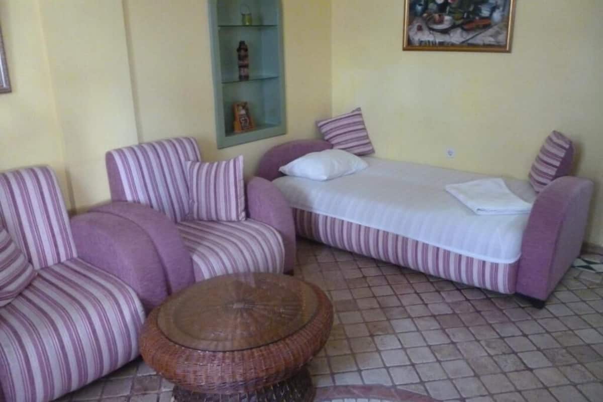 Apartment (2 Bedroom) | Pillowtop beds, in-room safe, iron/ironing board, bed sheets