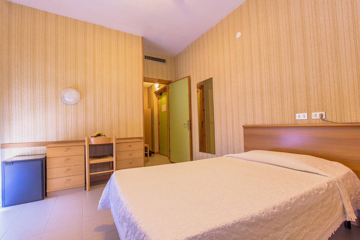 Single Room | In-room safe, desk, iron/ironing board (on request)
