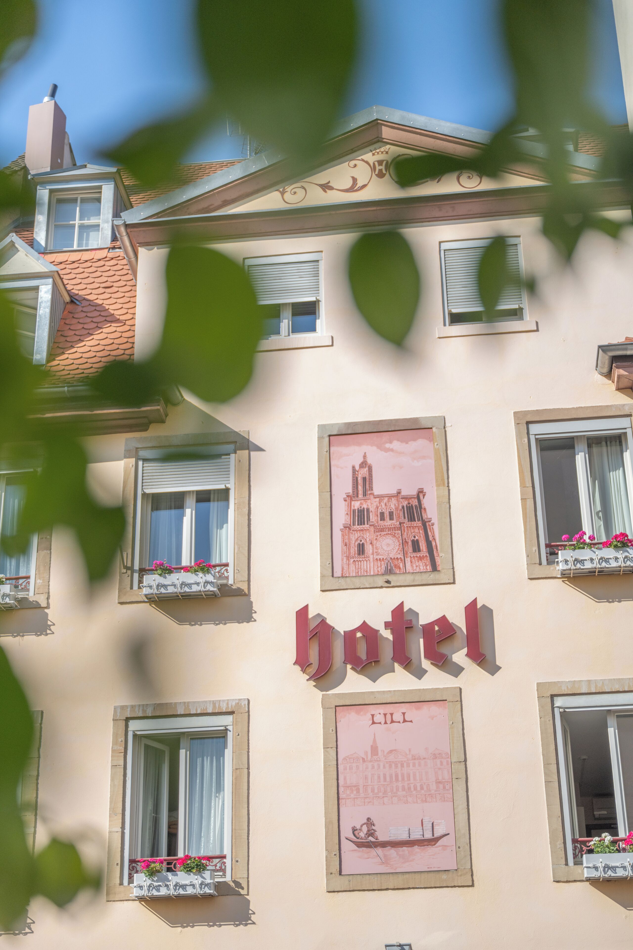 Konaklama yerinin ön cephesi