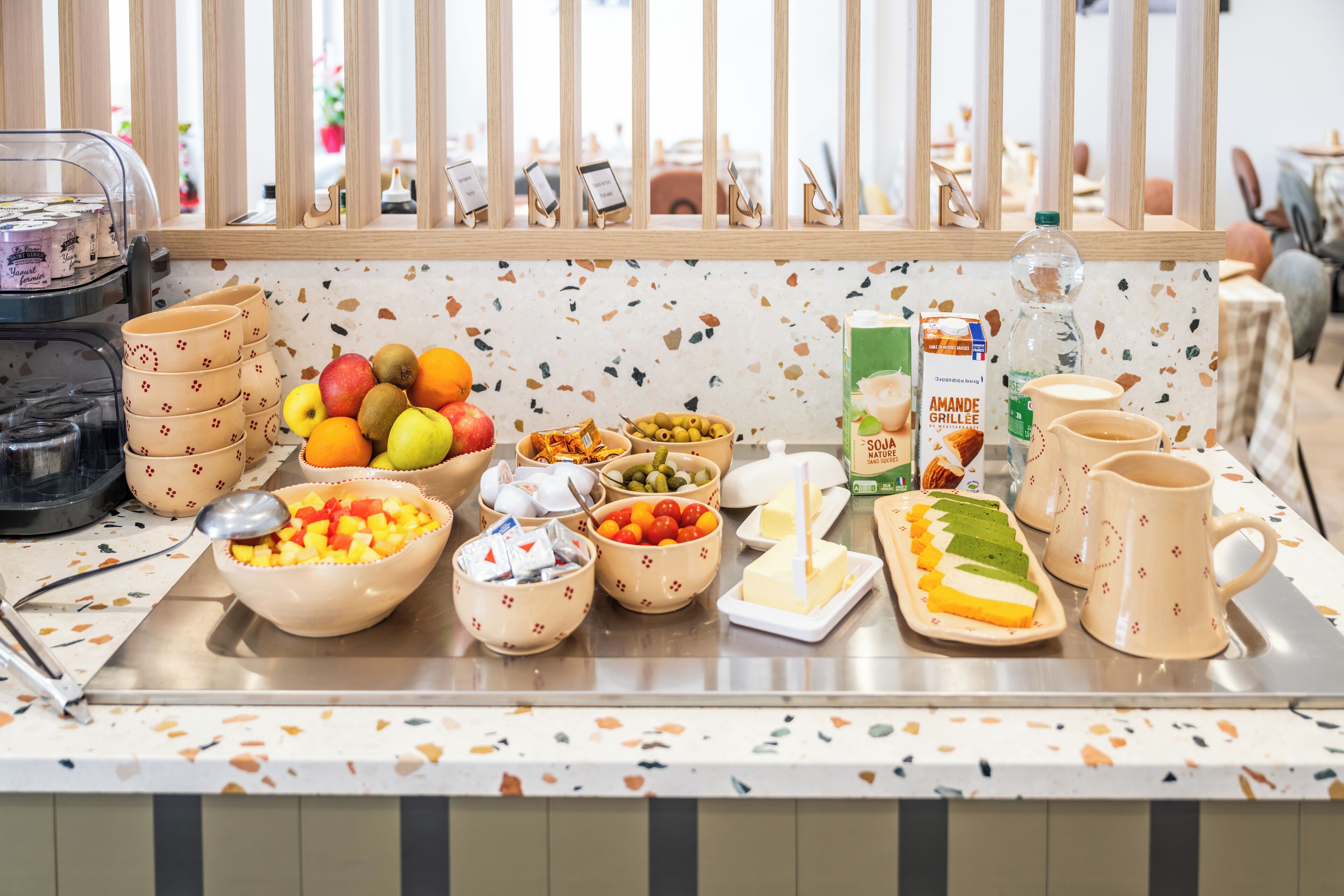 Her gün açık büfe kahvaltı (kişi başı 14 EUR) 