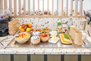 Her gün açık büfe kahvaltı (kişi başı 16 EUR) 