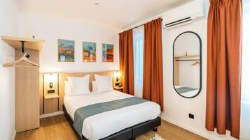 Apartment, 1 Bedroom, Non Smoking, Air conditioning | Living area | 24-inch flat-screen TV with digital channels, TV