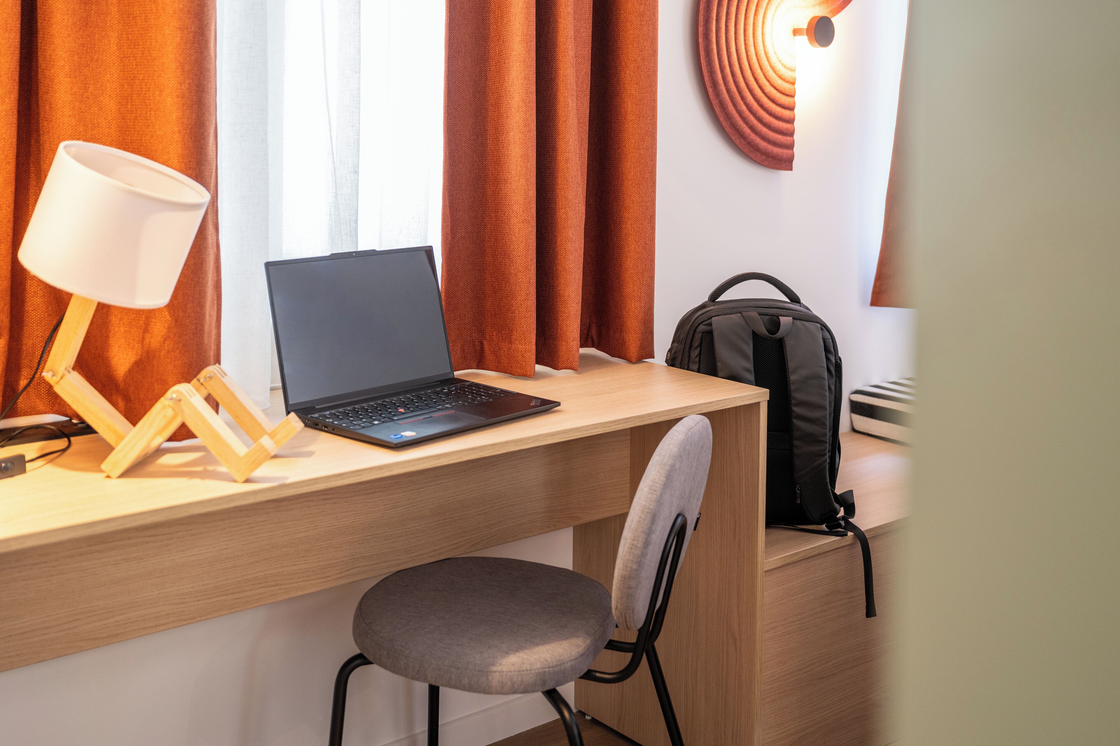 24-inch flat-screen tv with digital channels, tv