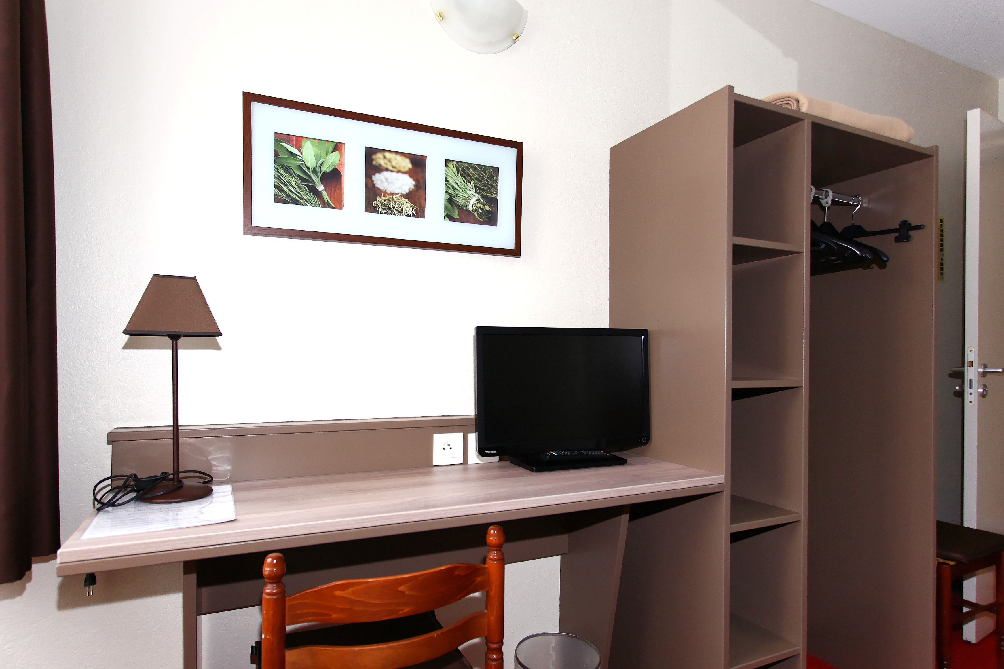 standard single room | 1 bedroom, hypo-allergenic bedding, desk, soundproofing