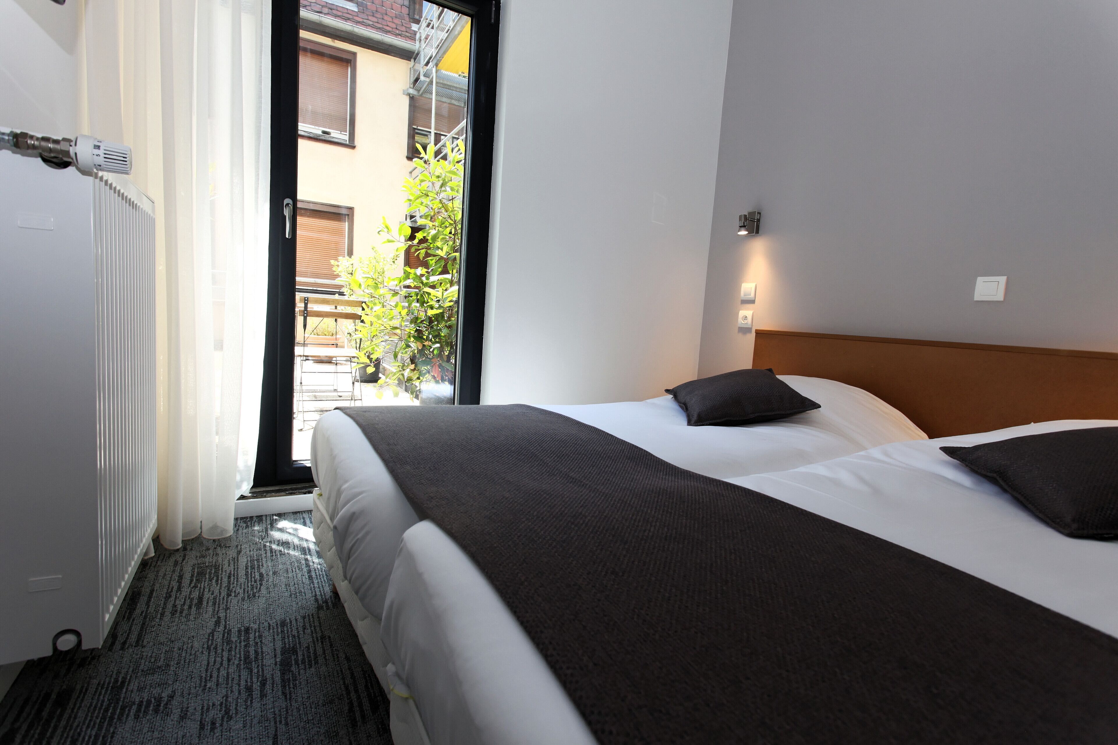 superior triple room | 1 bedroom, hypo-allergenic bedding, desk, soundproofing