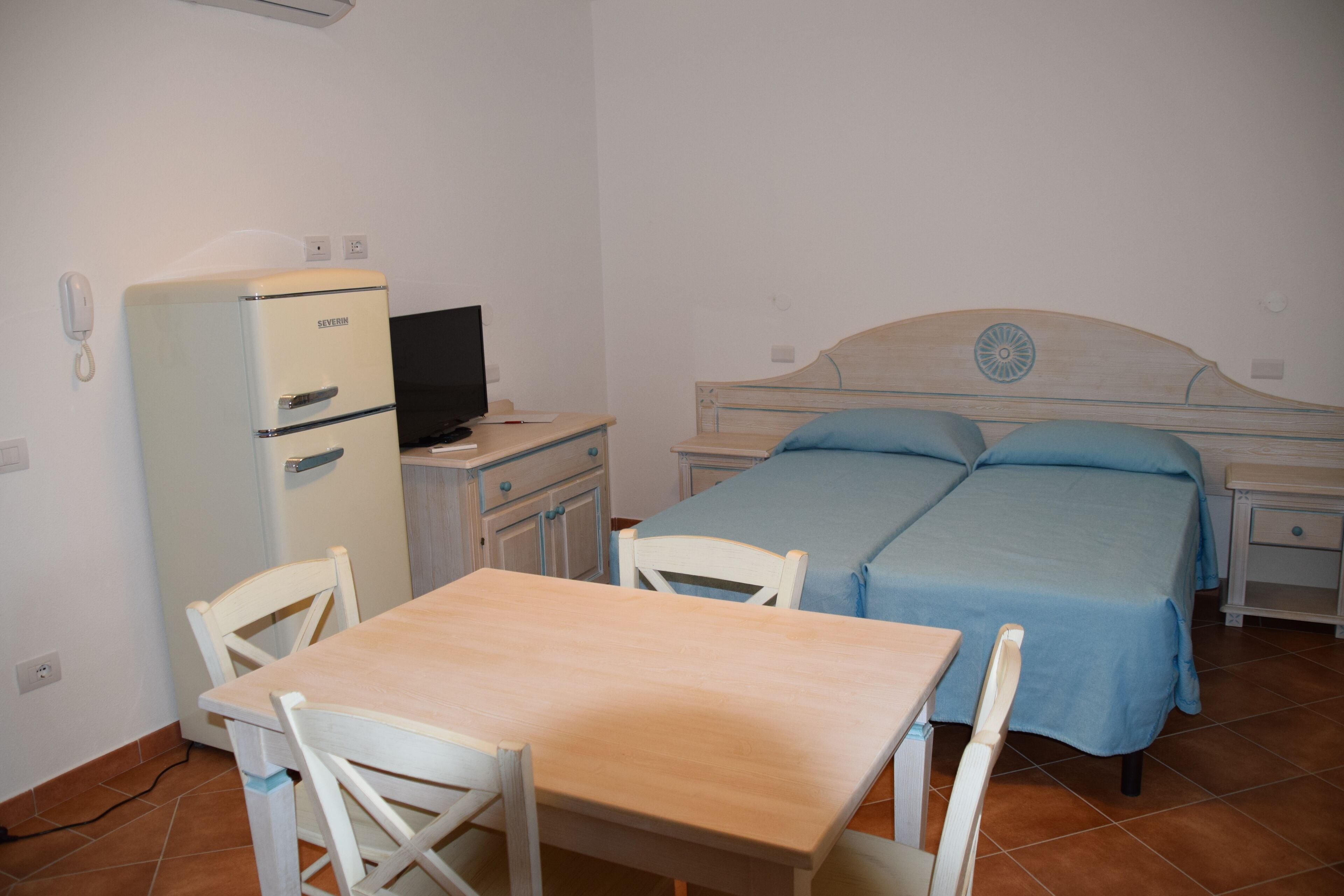 apartment | living area | 14-inch tv with satellite channels