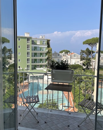 Sorrento Flats
