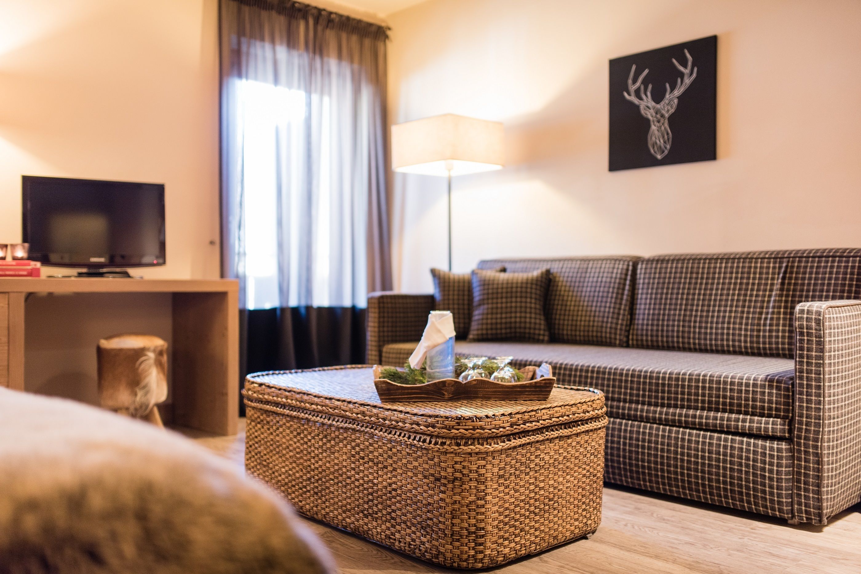 Loft | Minibar, caja de seguridad en la habitación y escritorio 