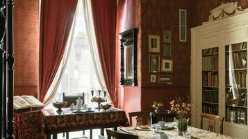 Desayuno inglés todos los días (con cargo)