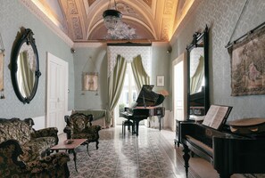 Lobby sitting area - Carafa di Maddaloni B&B di Charme (Naples)
