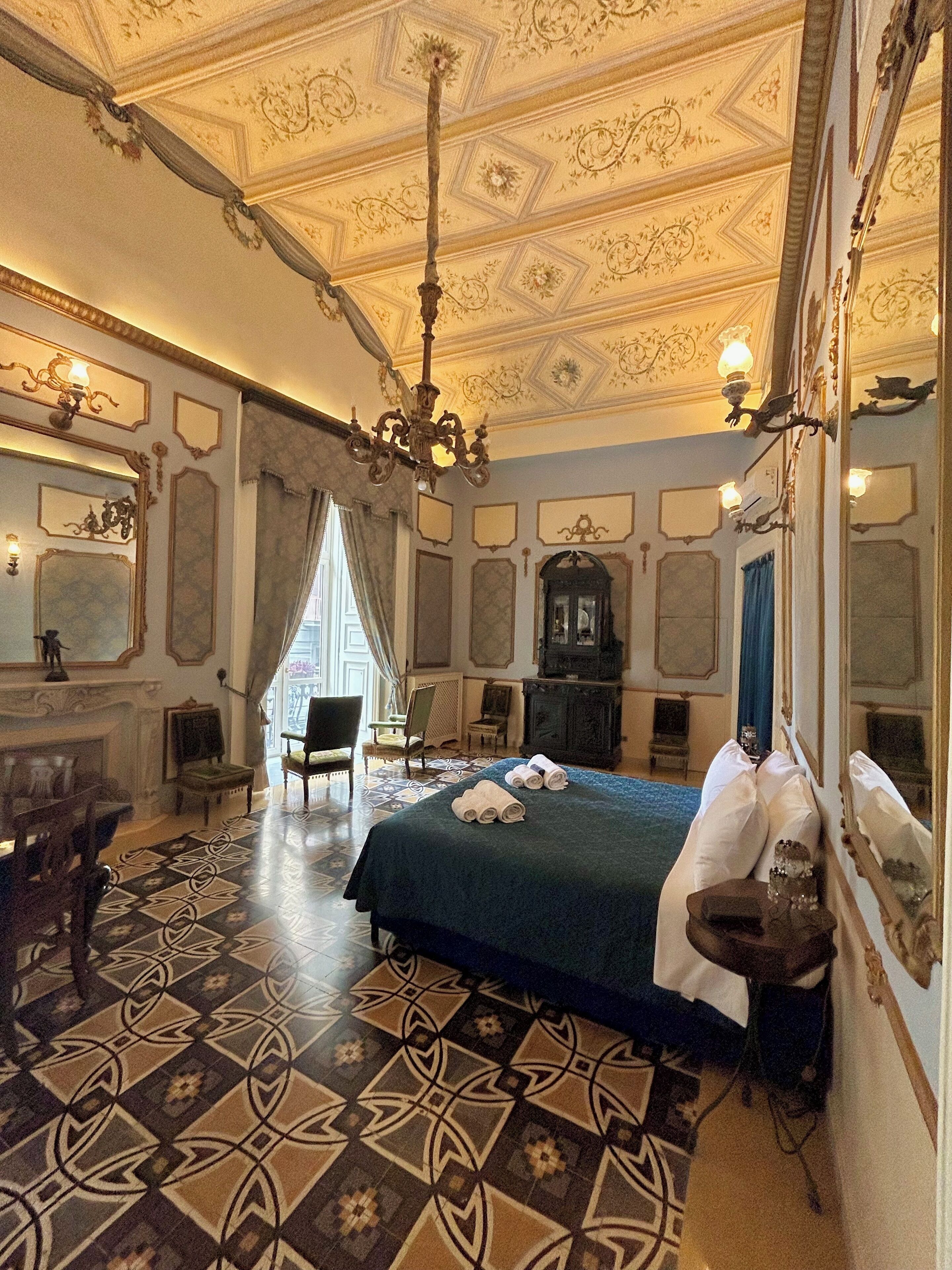 Camera Deluxe con letto matrimoniale o 2 letti singoli, non fumatori, bagno privato | Biancheria da letto di alta qualità, copriletto in piuma