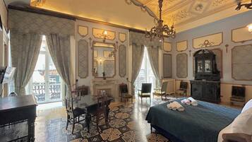 Habitación Deluxe con 1 cama matrimonial o 2 individuales, para no fumadores, baño privado | Ropa de cama de alta calidad, edredón y camas con pillow-top