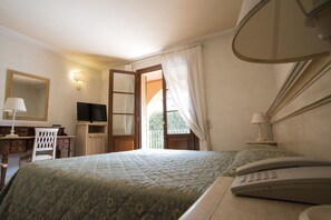 Superior Room | Desk, soundproofing, cribs/infant beds, rollaway beds - Hotel Borgo il Poeta (Santa Maria a Monte)