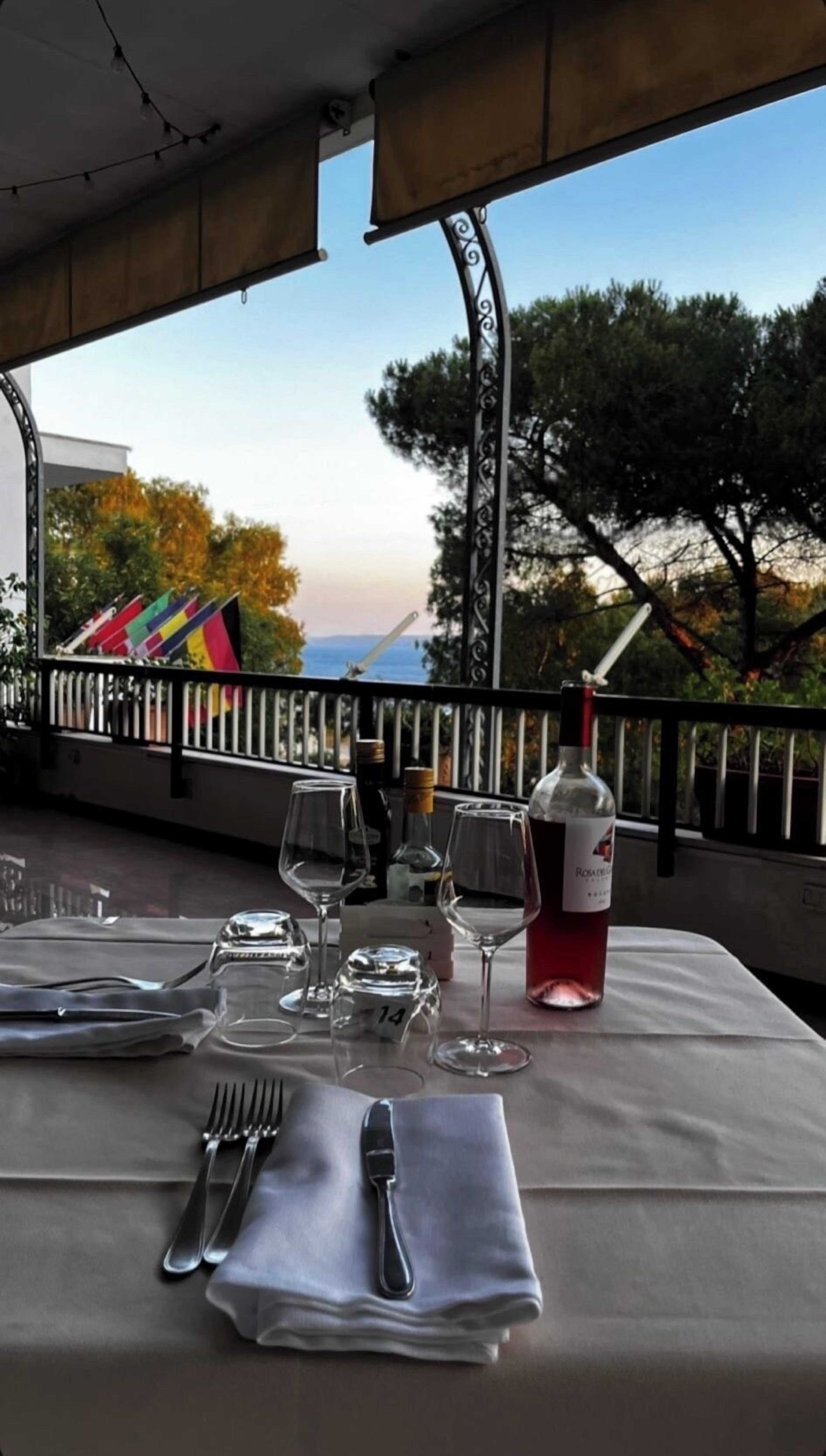 breakfast, lunch, dinner served; italian cuisine