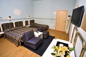 Triple Room | Minibar, in-room safe, free WiFi - Massimo d'Azeglio (Montecatini Terme)
